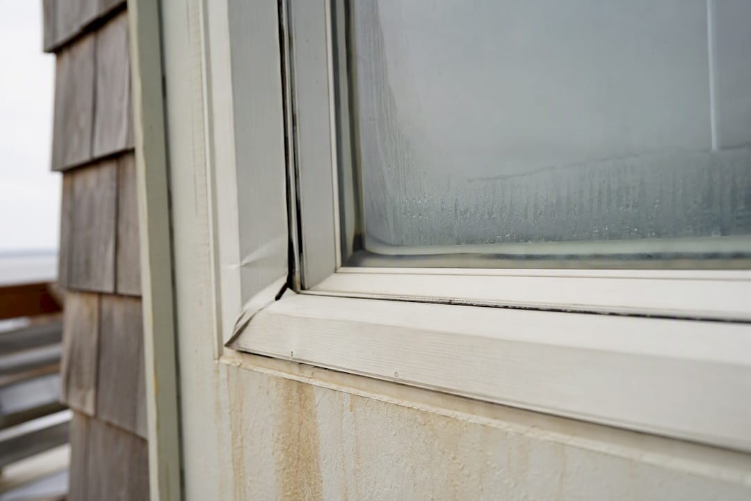 Window with broken seal and fogging