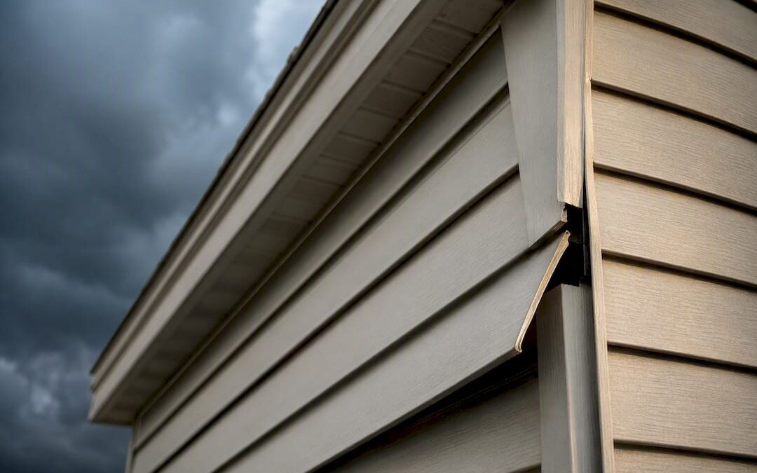 Protect Your Claim: Vinyl Siding Wind Damage for Homeowners